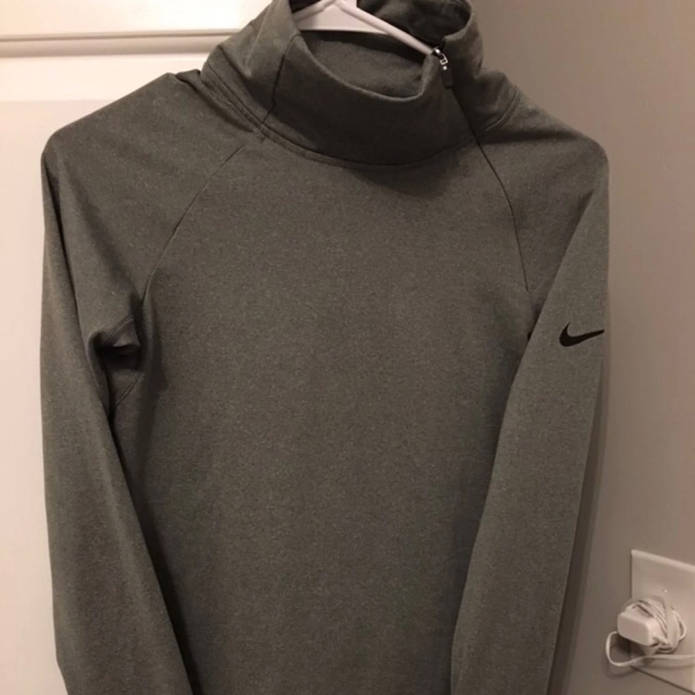 Women’s Nike Top